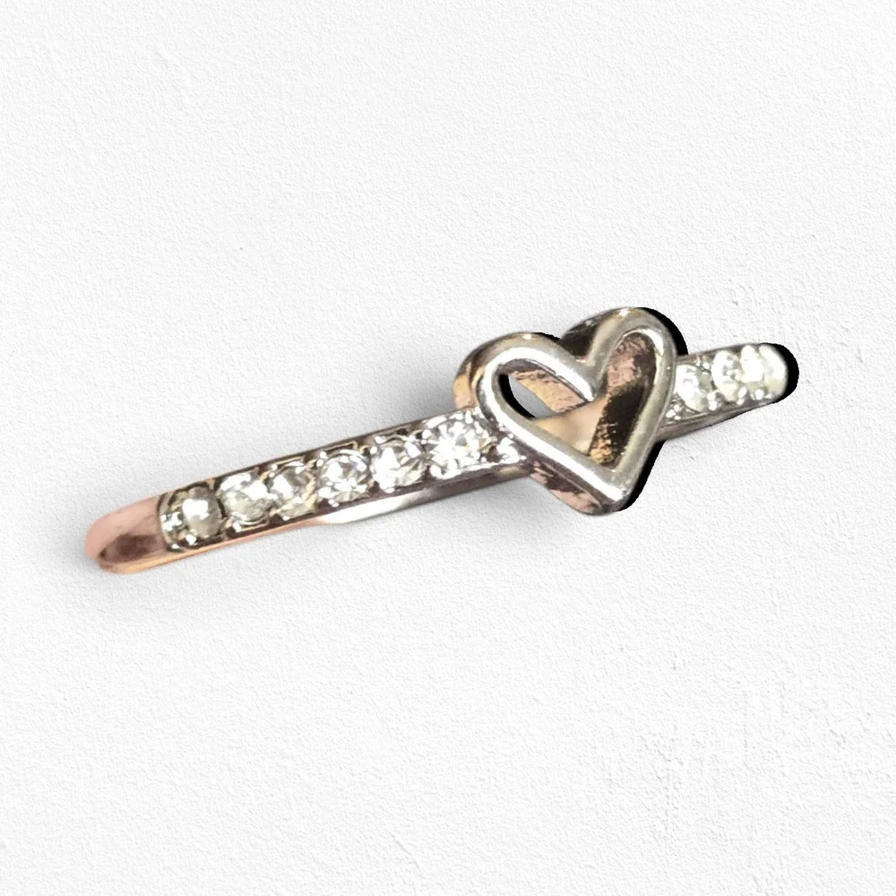 Silver Heart Coquette Zirconia Dainty Band Ring Size 8 New in Box Boutique